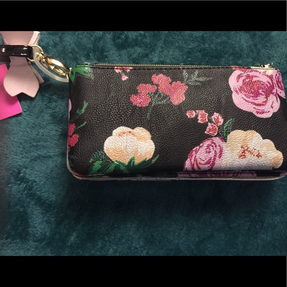 Betsey Johnson Beautiful Floral Bow Wristlet New - Picture 6 of 9
